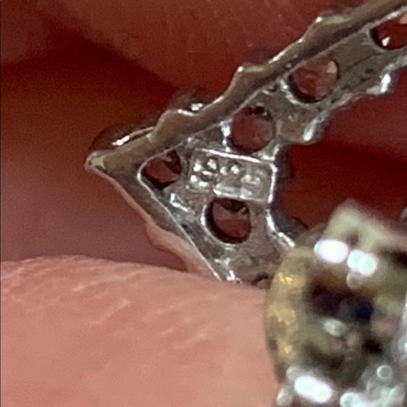 Diamond earrings - Picture 5 of 5